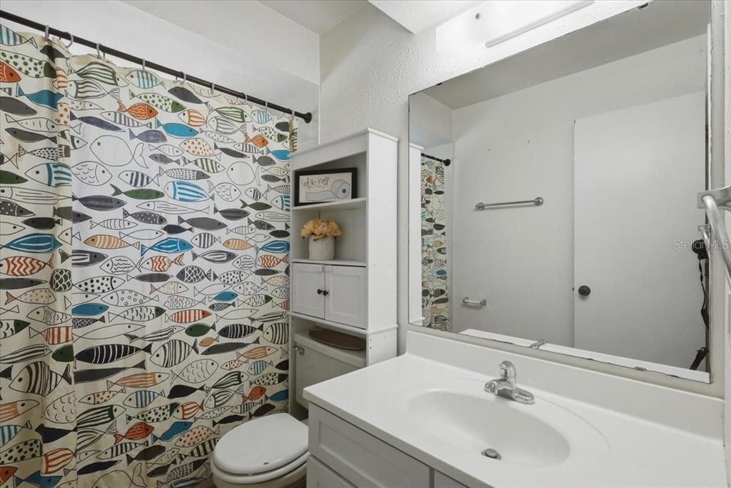 Active With Contract: $255,900 (2 beds, 2 baths, 1041 Square Feet)