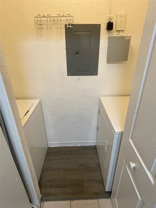 В аренду: $2,100 (4 спален, 2 ванн, 1313 Квадратных фут)