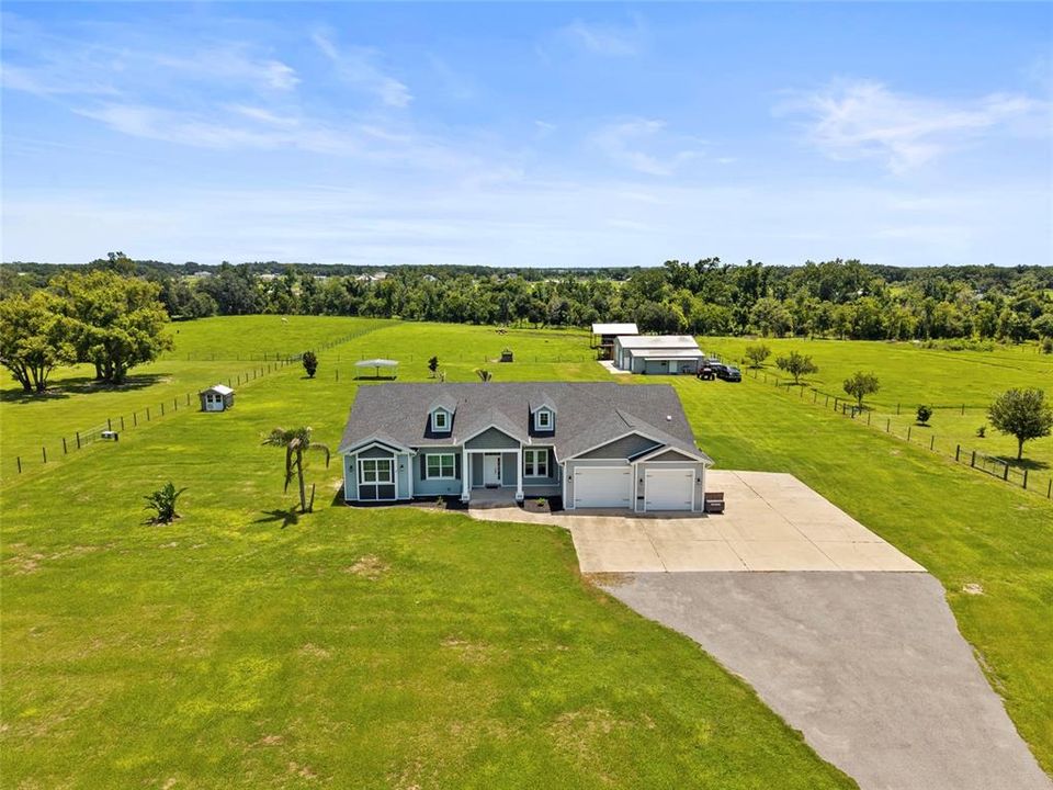 For Sale: $965,000 (4 beds, 3 baths, 2900 Square Feet)