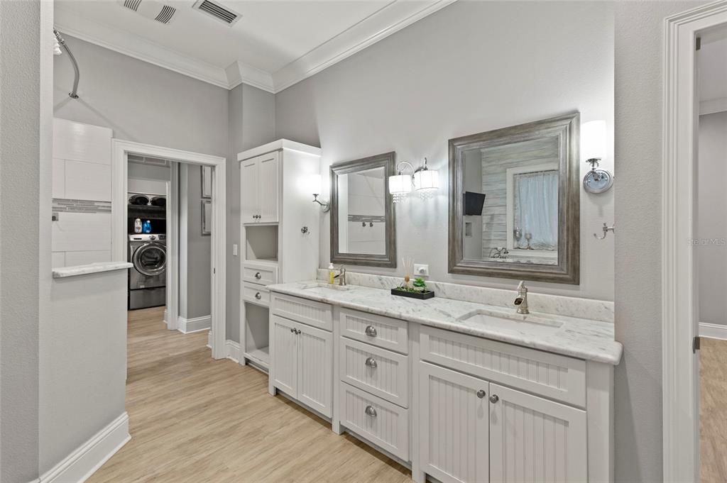 For Sale: $965,000 (4 beds, 3 baths, 2900 Square Feet)
