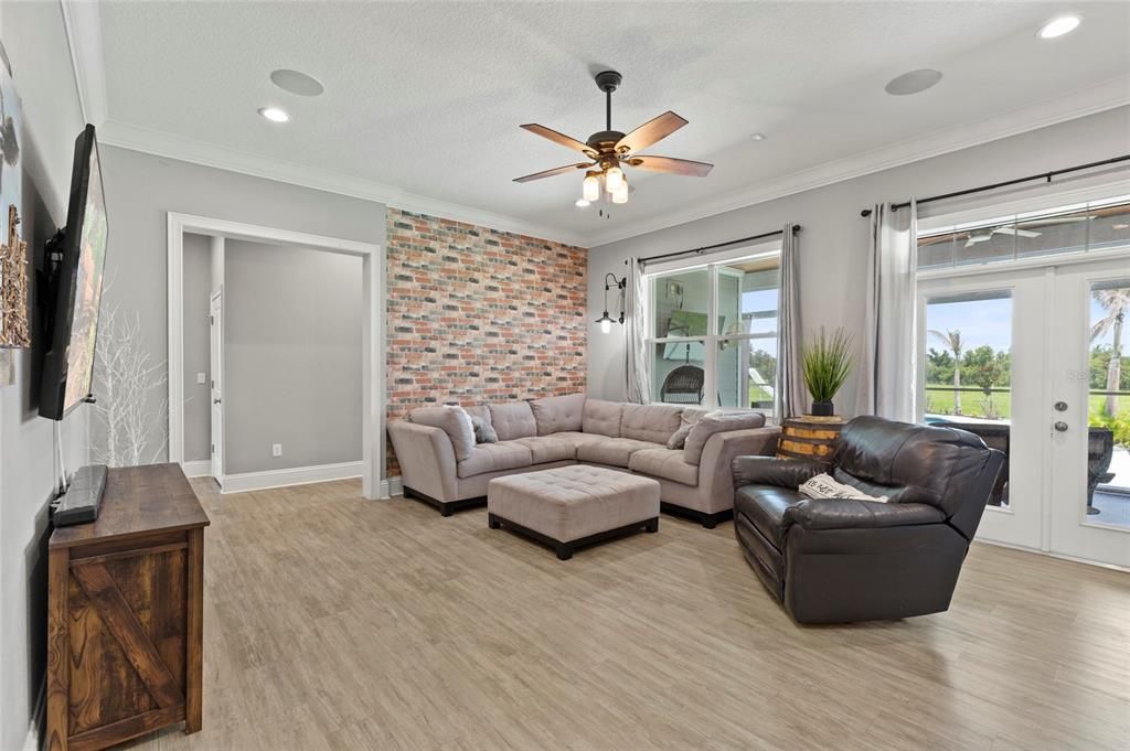 For Sale: $965,000 (4 beds, 3 baths, 2900 Square Feet)