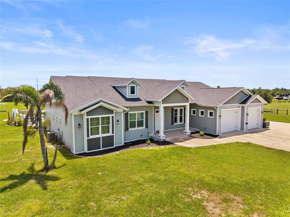 For Sale: $965,000 (4 beds, 3 baths, 2900 Square Feet)