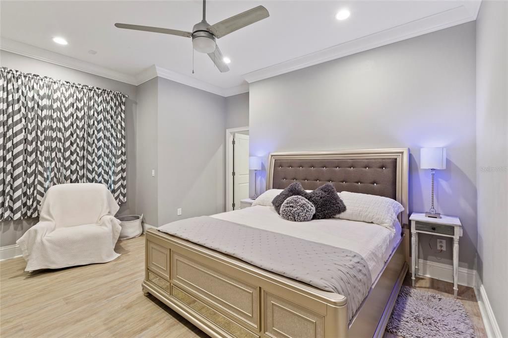 For Sale: $965,000 (4 beds, 3 baths, 2900 Square Feet)