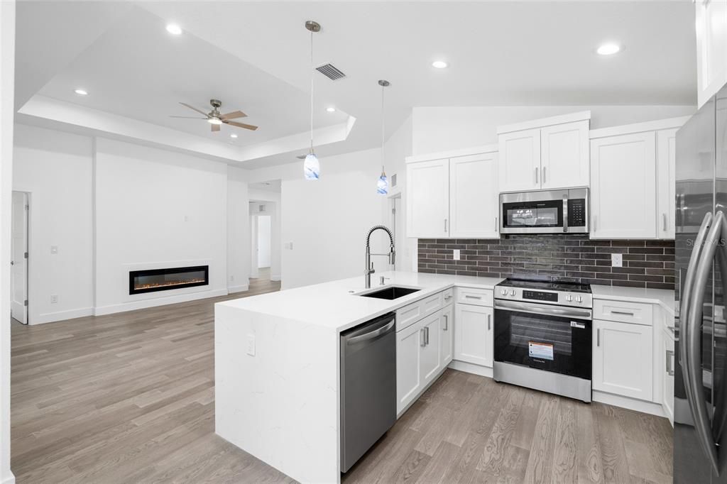 На продажу: $379,000 (3 спален, 2 ванн, 1538 Квадратных фут)