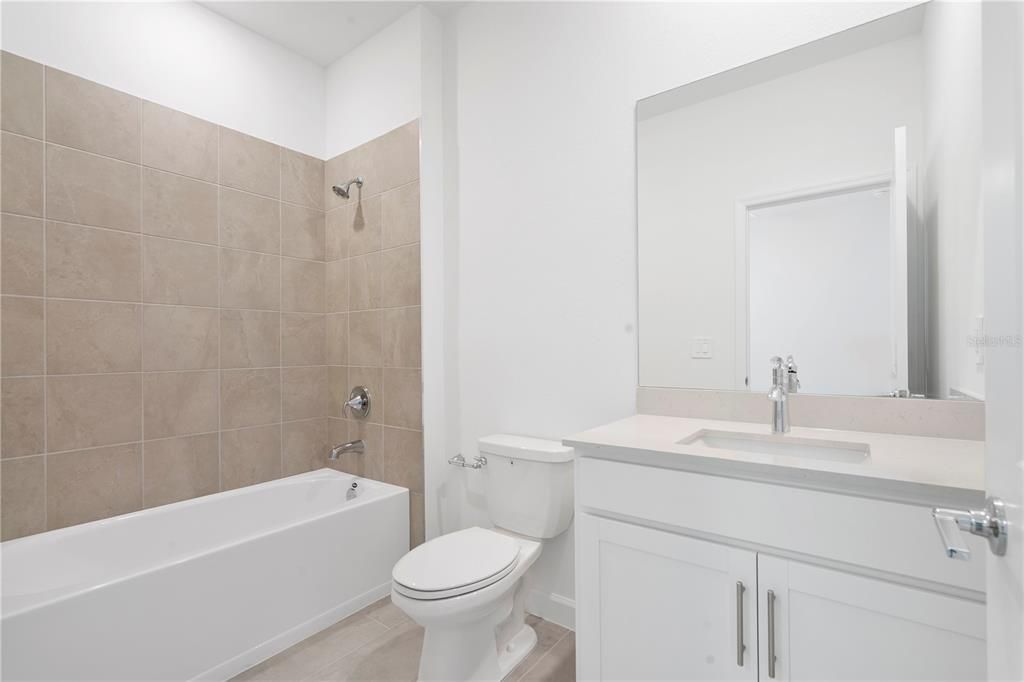 En Renta: $3,400 (4 camas, 3 baños, 1933 Pies cuadrados)