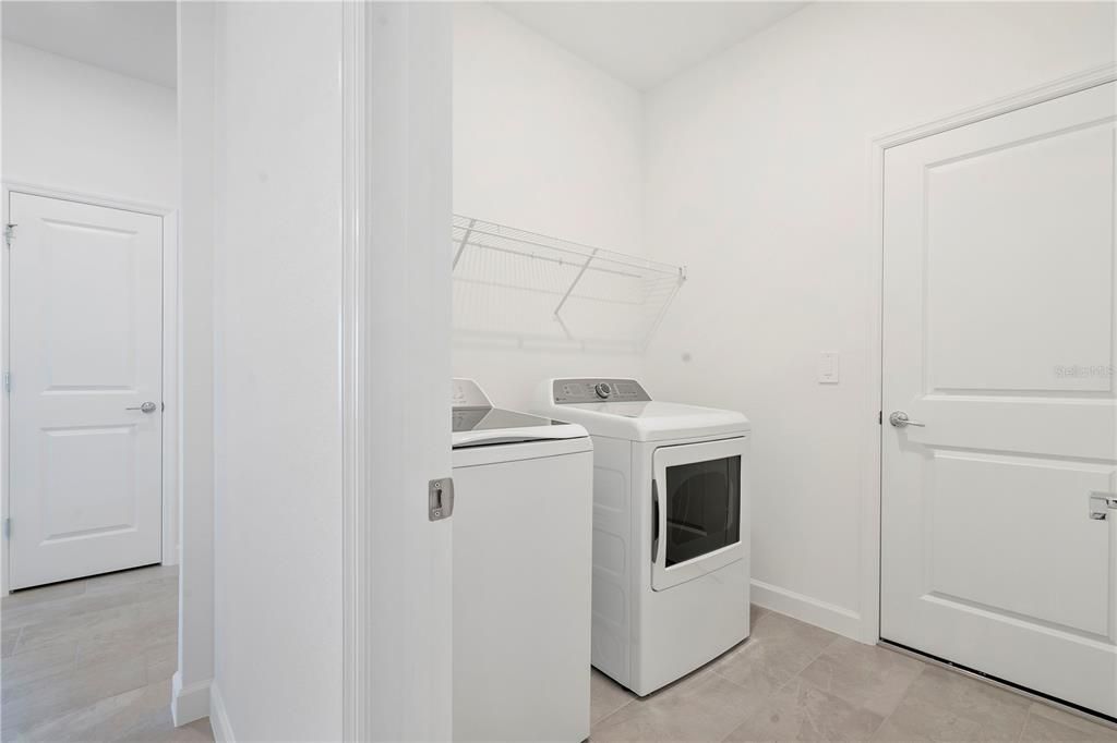 En Renta: $3,400 (4 camas, 3 baños, 1933 Pies cuadrados)