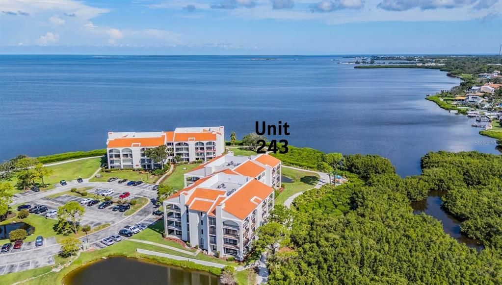На продажу: $549,900 (2 спален, 2 ванн, 1300 Квадратных фут)