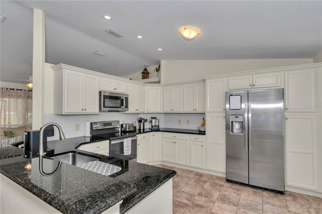 For Sale: $255,000 (3 beds, 2 baths, 1497 Square Feet)