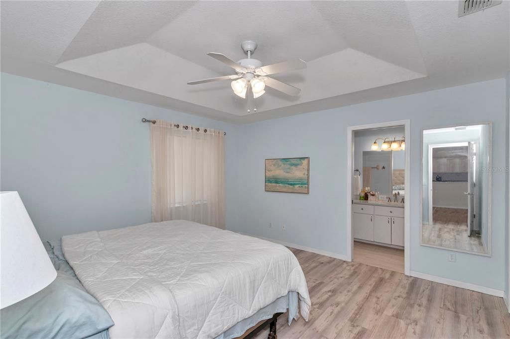 For Sale: $255,000 (3 beds, 2 baths, 1497 Square Feet)