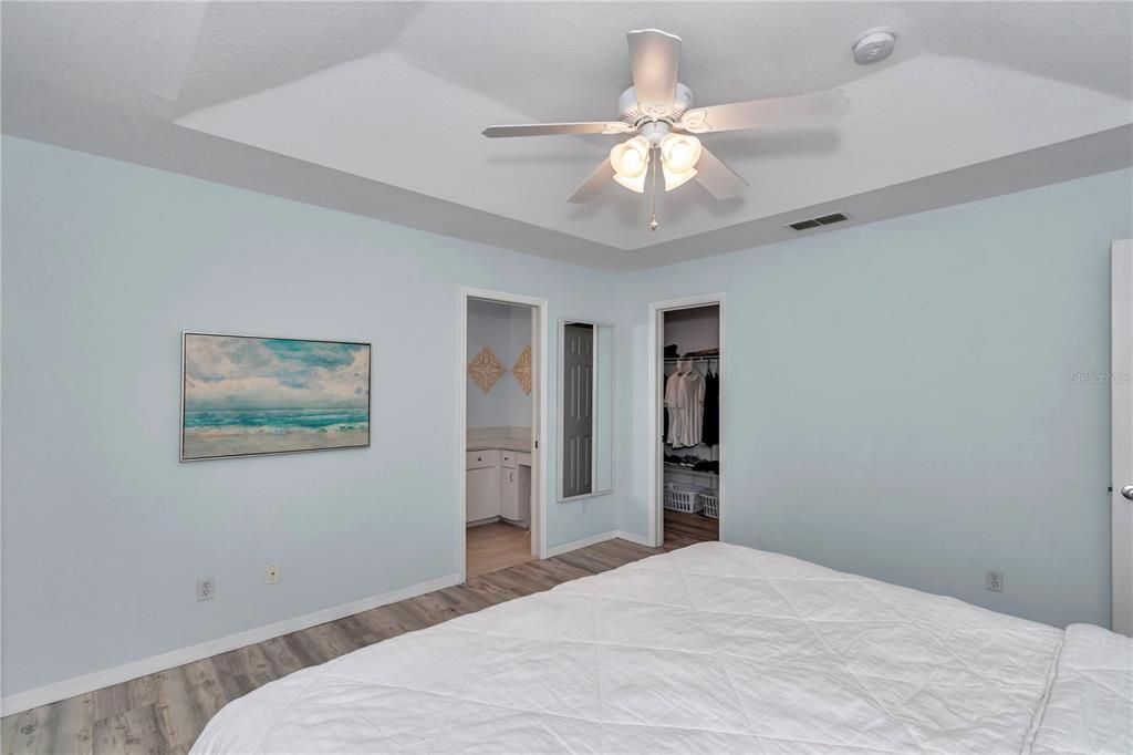 For Sale: $255,000 (3 beds, 2 baths, 1497 Square Feet)