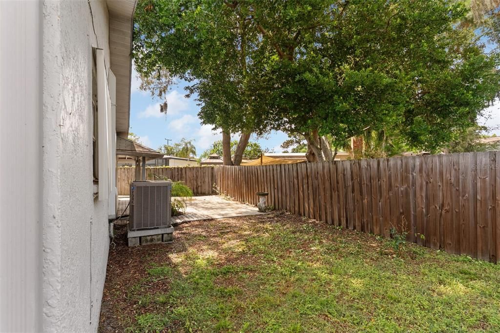 Active With Contract: $315,000 (3 beds, 2 baths, 1546 Square Feet)