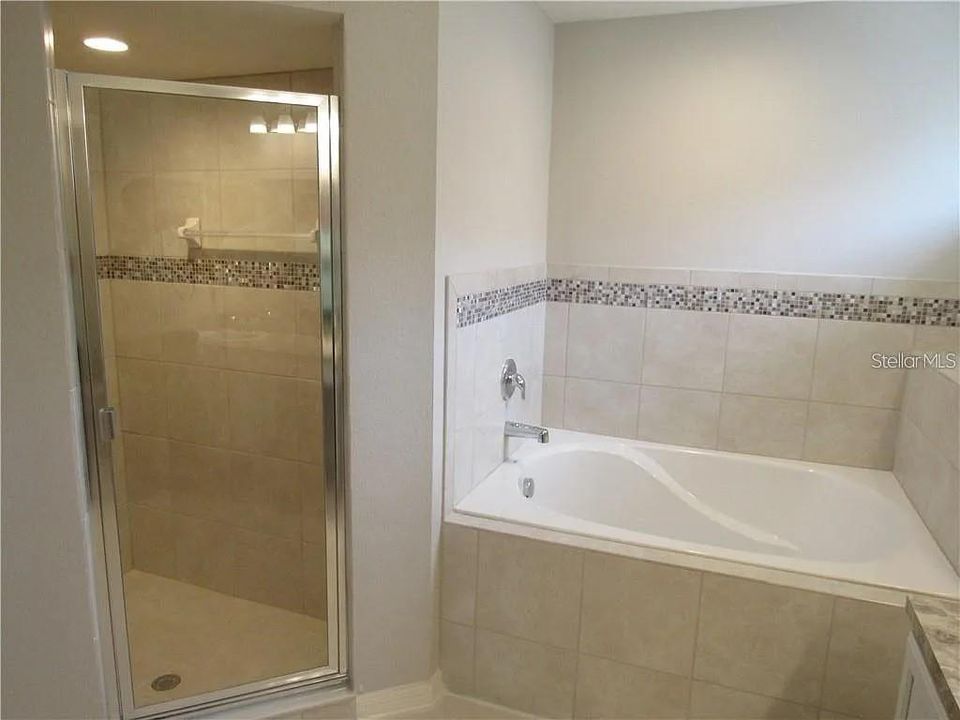 En Renta: $2,450 (4 camas, 2 baños, 1841 Pies cuadrados)