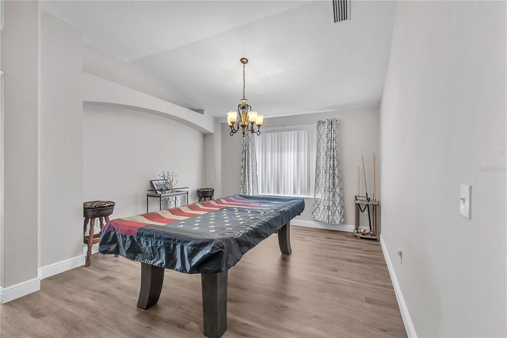 En Venta: $505,000 (4 camas, 2 baños, 2369 Pies cuadrados)