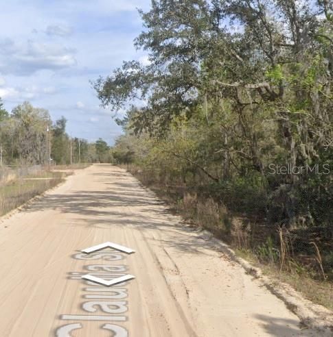 En Venta: $9,000 (0.24 acres)
