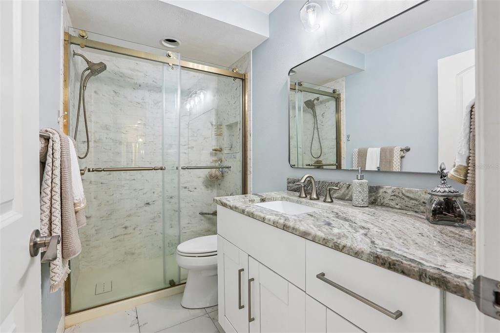 En Venta: $399,000 (2 camas, 2 baños, 1335 Pies cuadrados)