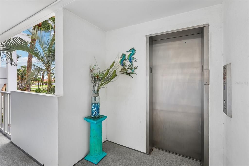 En Venta: $399,000 (2 camas, 2 baños, 1335 Pies cuadrados)