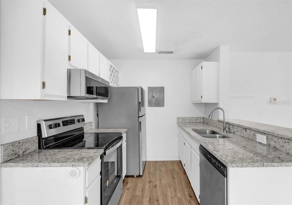 В аренду: $1,650 (2 спален, 2 ванн, 912 Квадратных фут)