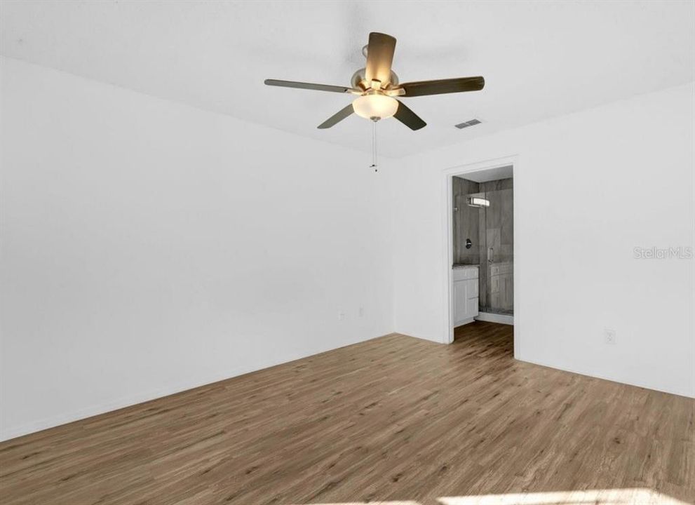 В аренду: $1,650 (2 спален, 2 ванн, 912 Квадратных фут)