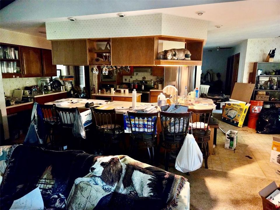 En Venta: $299,000 (3 camas, 2 baños, 2424 Pies cuadrados)