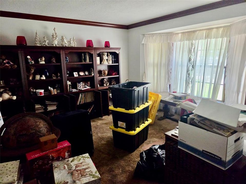 En Venta: $299,000 (3 camas, 2 baños, 2424 Pies cuadrados)