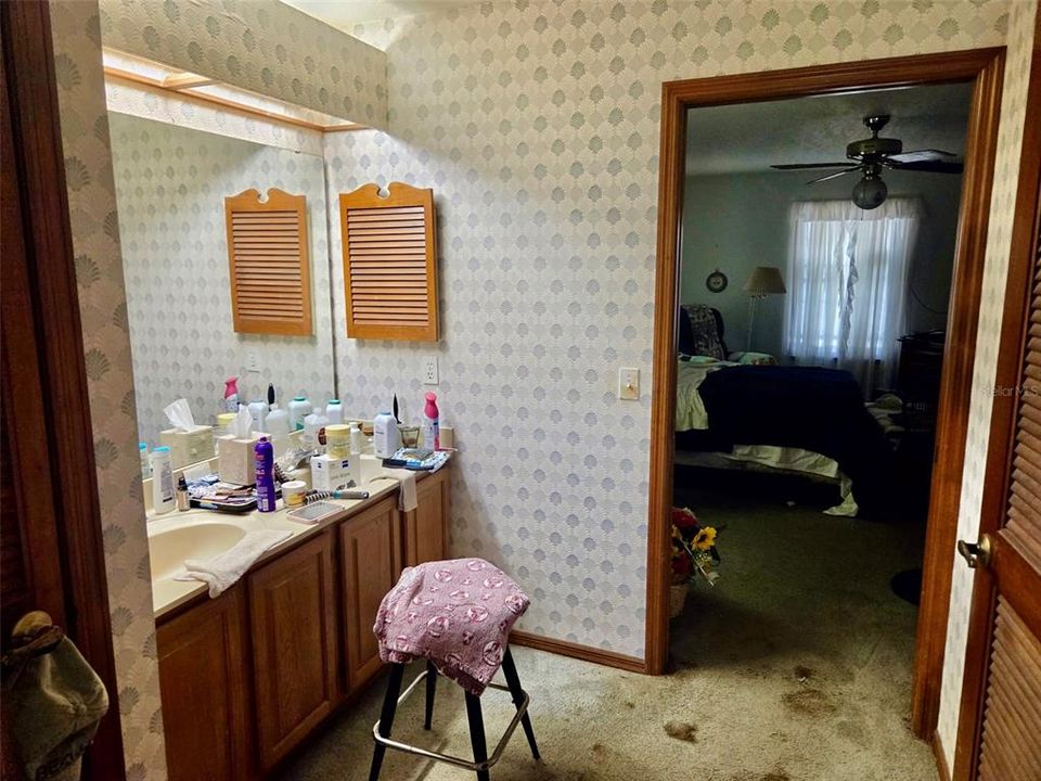En Venta: $299,000 (3 camas, 2 baños, 2424 Pies cuadrados)