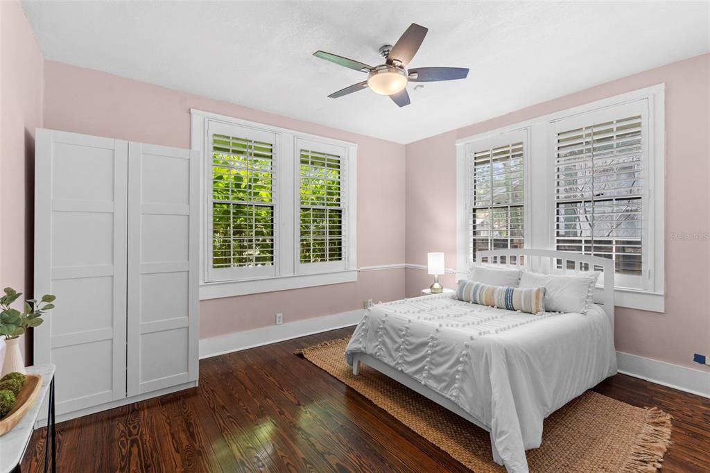 Activo con contrato: $539,000 (2 camas, 2 baños, 1407 Pies cuadrados)