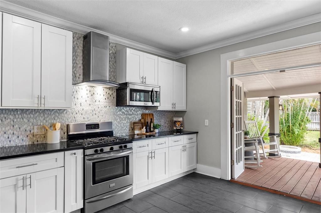 Activo con contrato: $539,000 (2 camas, 2 baños, 1407 Pies cuadrados)