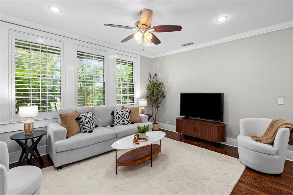 Activo con contrato: $539,000 (2 camas, 2 baños, 1407 Pies cuadrados)
