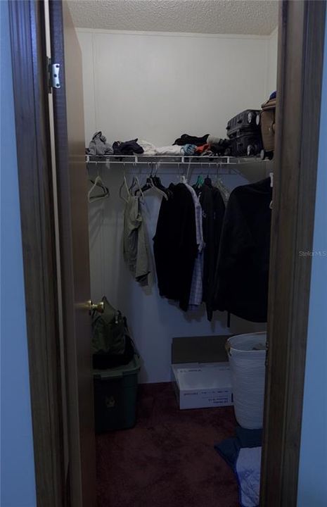 Activo con contrato: $215,000 (3 camas, 2 baños, 1404 Pies cuadrados)