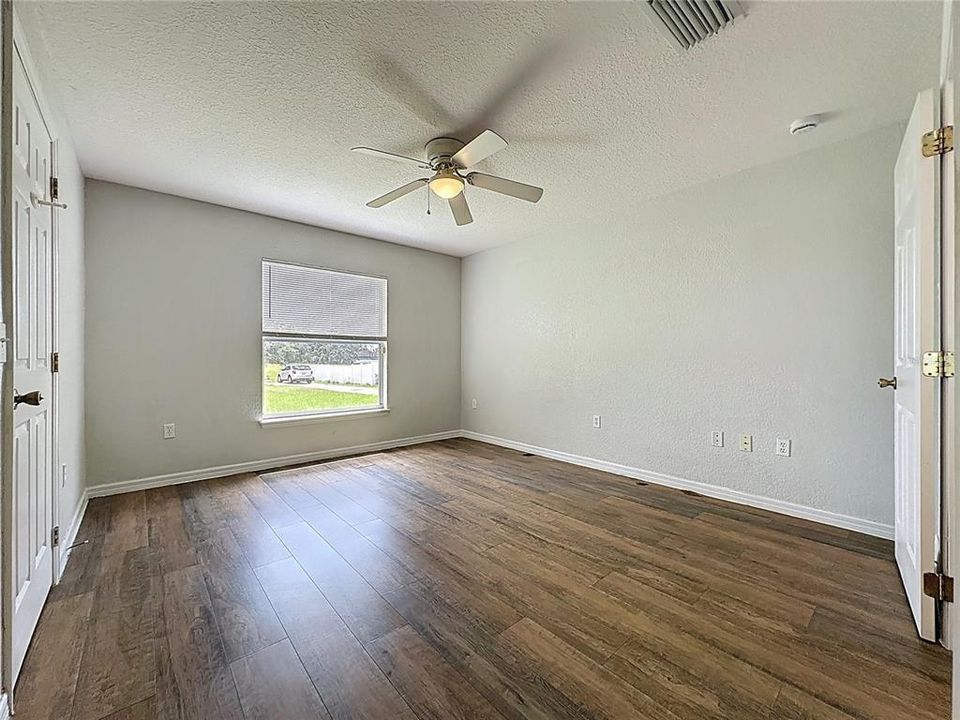 В аренду: $1,575 (3 спален, 2 ванн, 1211 Квадратных фут)