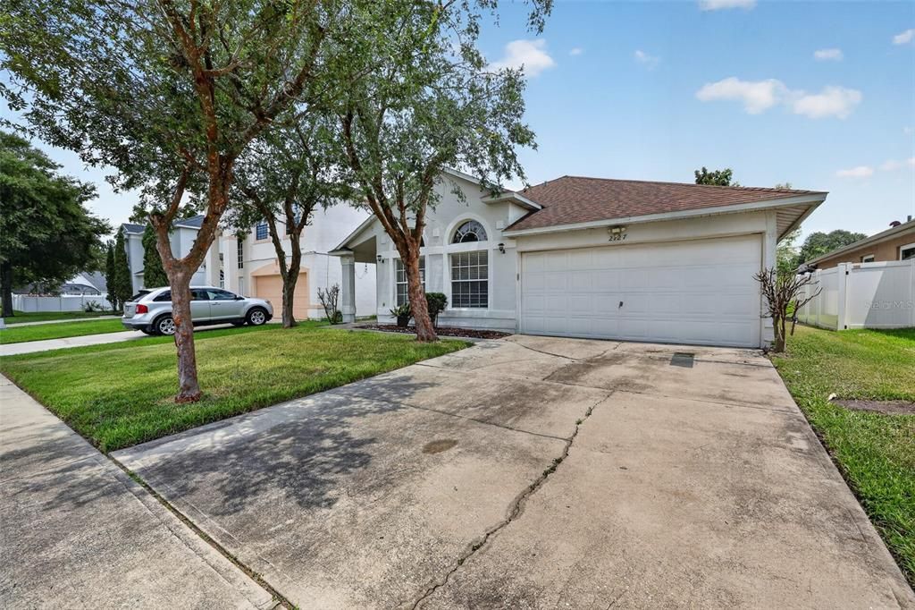 For Rent: $2,650 (4 beds, 2 baths, 1809 Square Feet)
