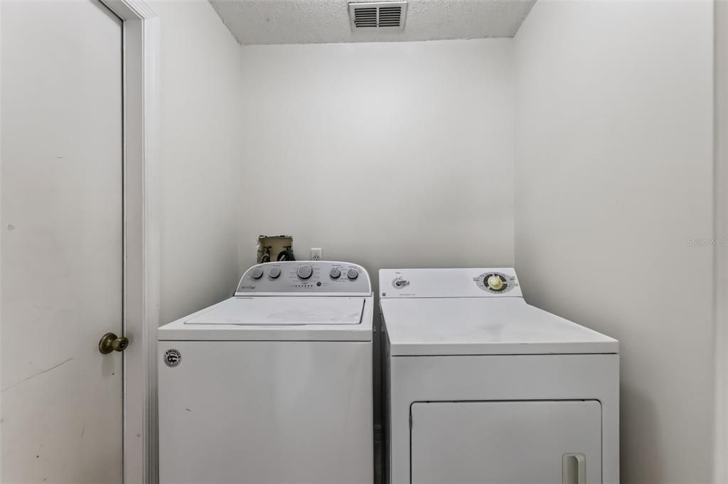 For Rent: $2,650 (4 beds, 2 baths, 1809 Square Feet)