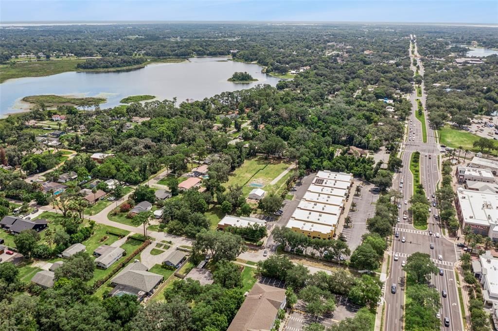 На продажу: $305,000 (0.49 acres)