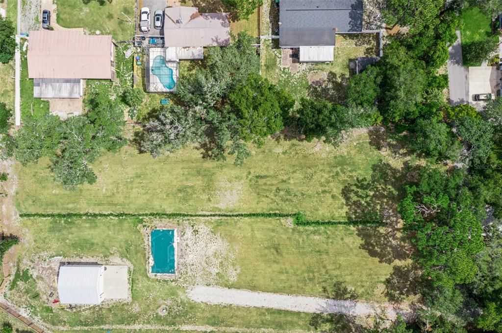 На продажу: $305,000 (0.49 acres)