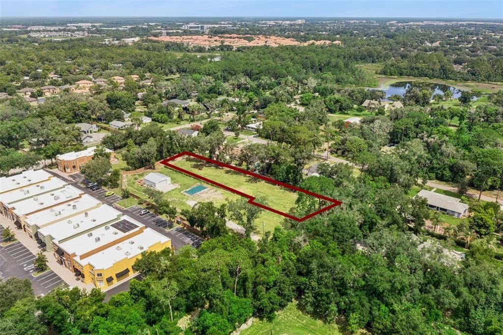 На продажу: $305,000 (0.49 acres)