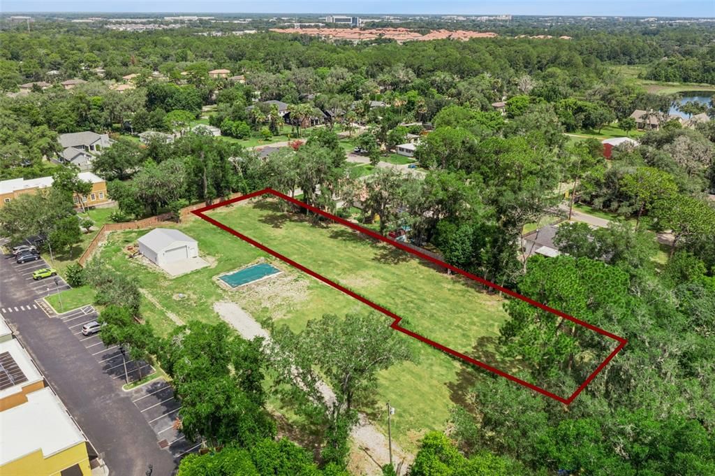 На продажу: $305,000 (0.49 acres)
