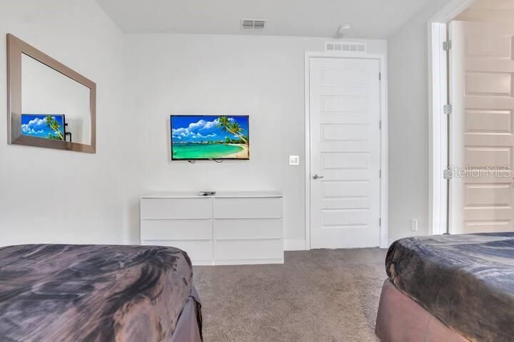 En Venta: $619,000 (6 camas, 6 baños, 3317 Pies cuadrados)