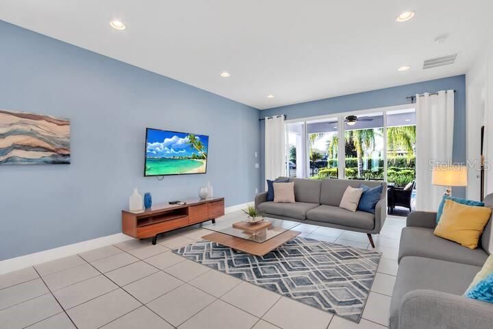 En Venta: $619,000 (6 camas, 6 baños, 3317 Pies cuadrados)