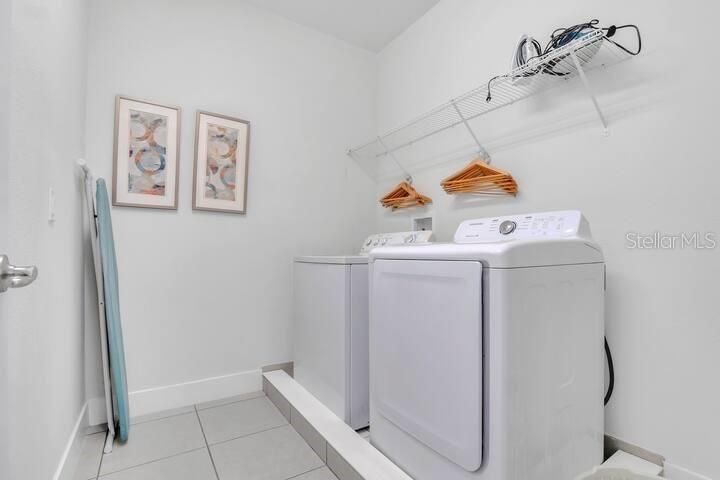 En Venta: $619,000 (6 camas, 6 baños, 3317 Pies cuadrados)