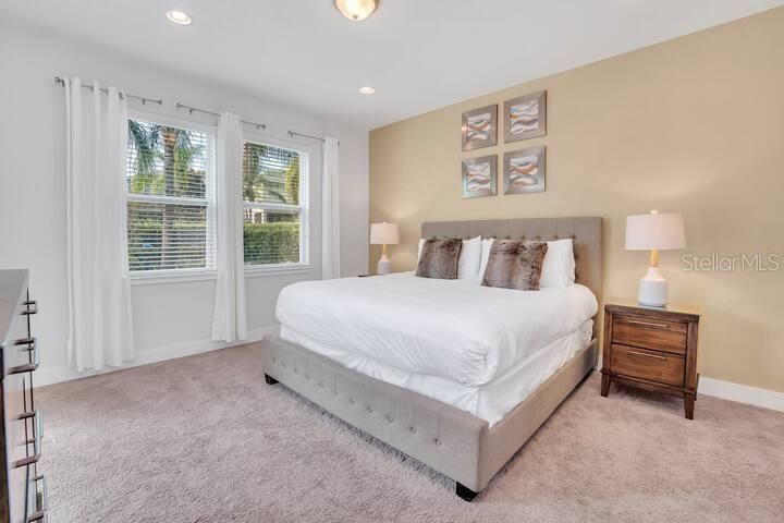En Venta: $619,000 (6 camas, 6 baños, 3317 Pies cuadrados)