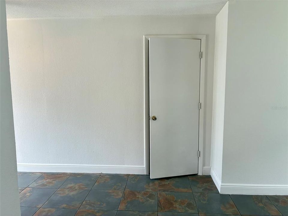 For Sale: $139,900 (3 beds, 2 baths, 1302 Square Feet)