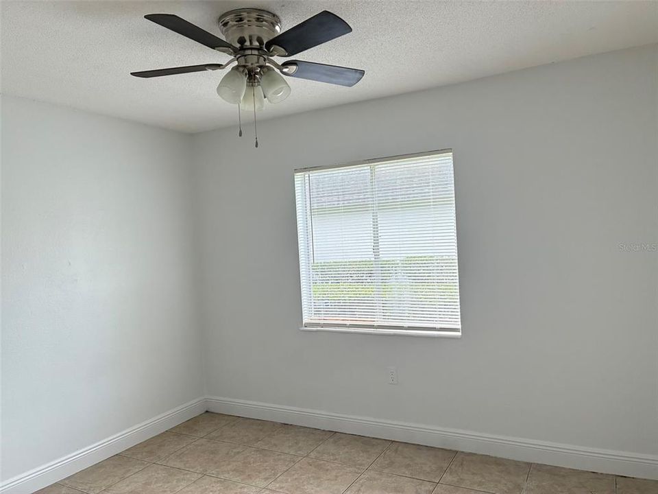For Sale: $139,900 (3 beds, 2 baths, 1302 Square Feet)