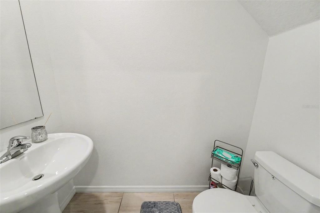 В аренду: $3,100 (5 спален, 2 ванн, 2217 Квадратных фут)