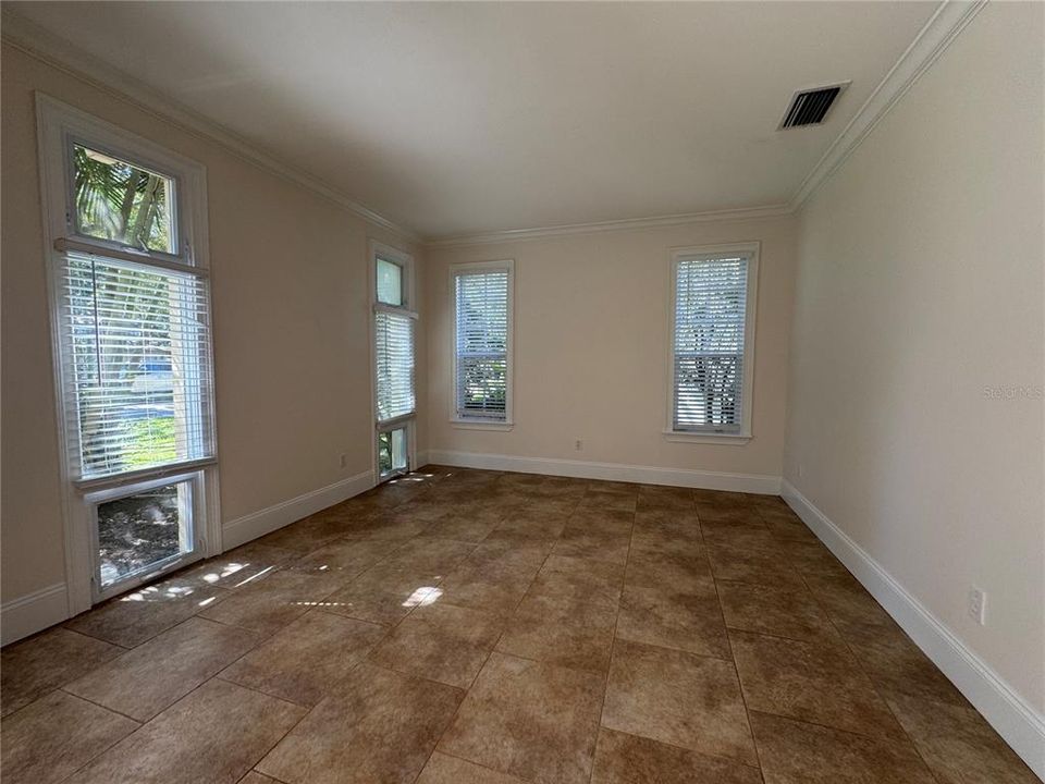 En Renta: $5,700 (4 camas, 2 baños, 2766 Pies cuadrados)