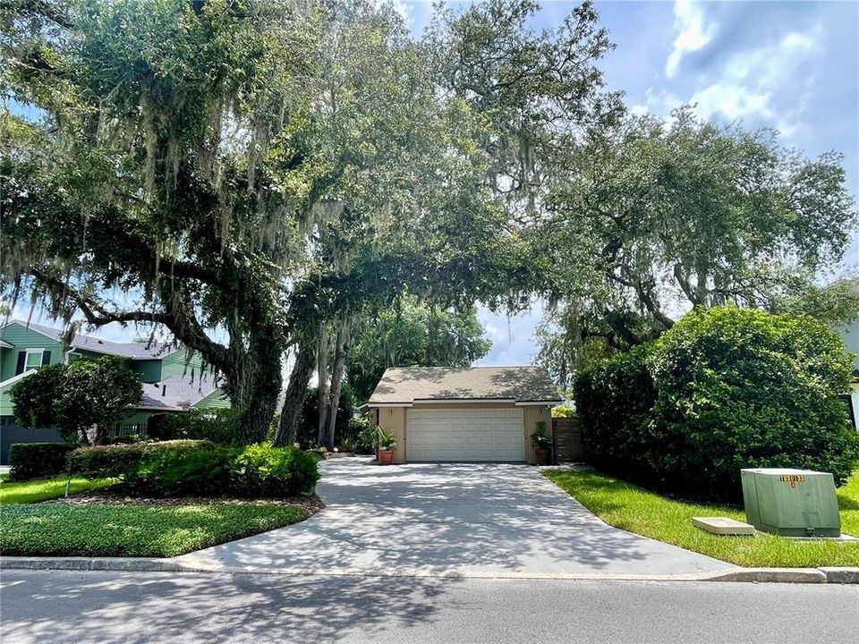 For Sale: $795,000 (3 beds, 2 baths, 1563 Square Feet)