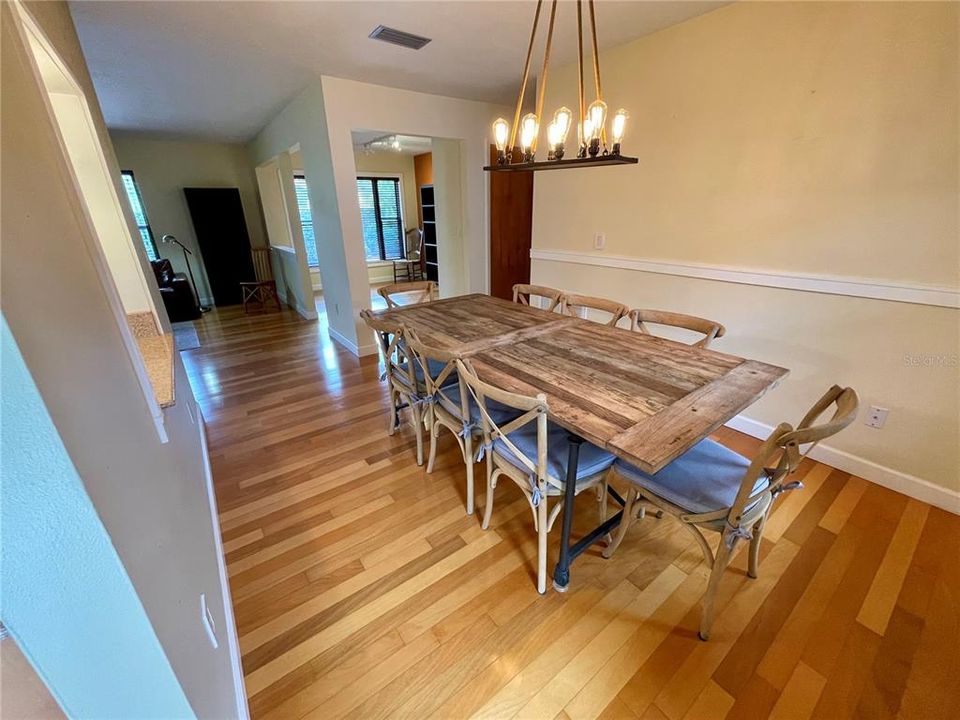For Sale: $795,000 (3 beds, 2 baths, 1563 Square Feet)
