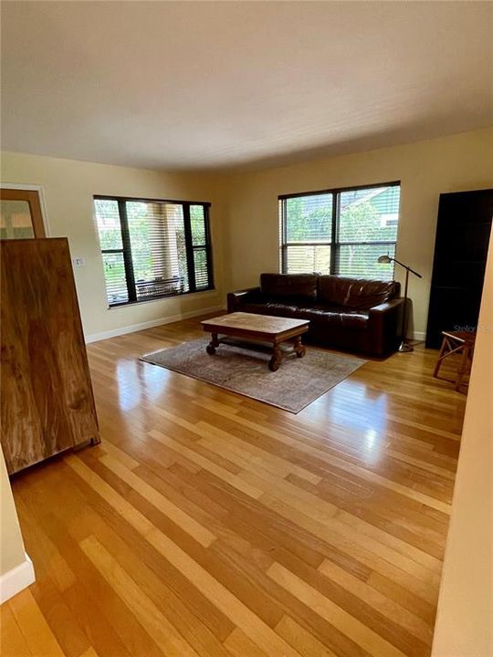 For Sale: $795,000 (3 beds, 2 baths, 1563 Square Feet)