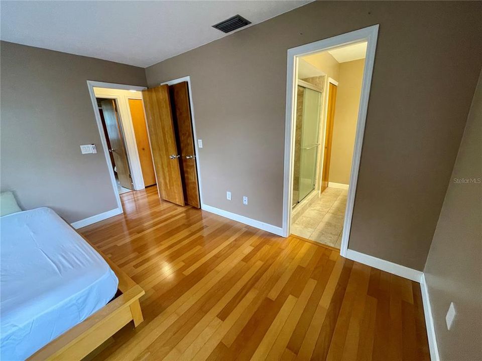 For Sale: $795,000 (3 beds, 2 baths, 1563 Square Feet)