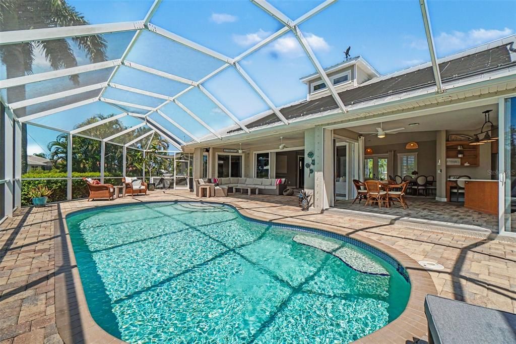 En Venta: $1,095,000 (3 camas, 2 baños, 2361 Pies cuadrados)