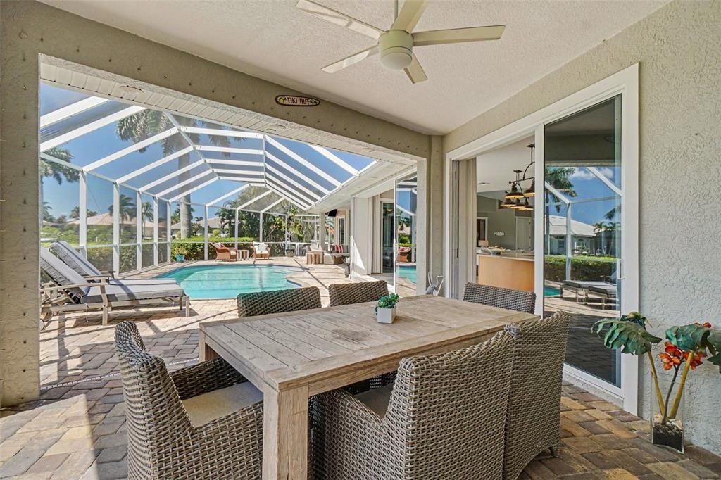 En Venta: $1,095,000 (3 camas, 2 baños, 2361 Pies cuadrados)